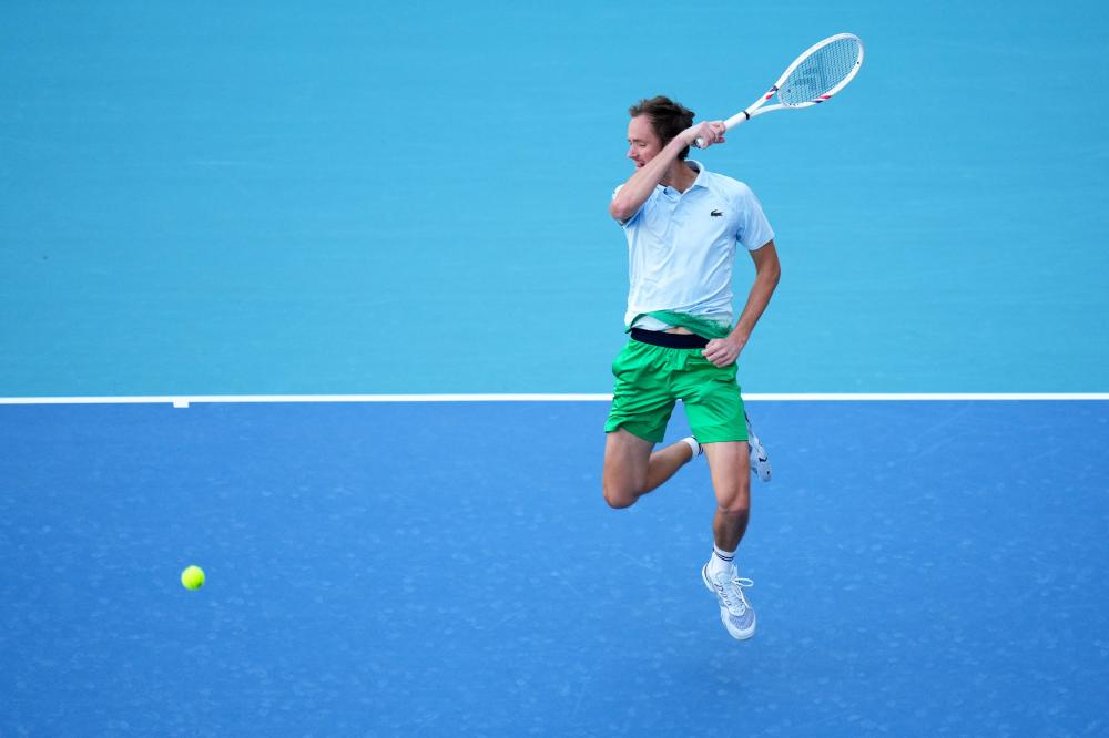 两球员结束联赛征程即赴国家队报到